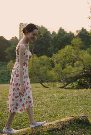 
                  
                    The Classic Scoop Cotton Dress in Scattered Cream
                  
                