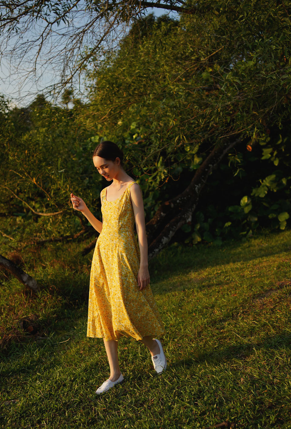 The Classic Scoop Cotton Dress in Poppy Garden