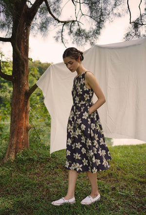 
                  
                    Backyard Cotton Dress in White Hibiscus
                  
                