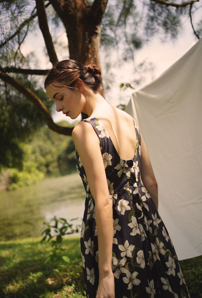 
                  
                    Backyard Cotton Dress in White Hibiscus
                  
                