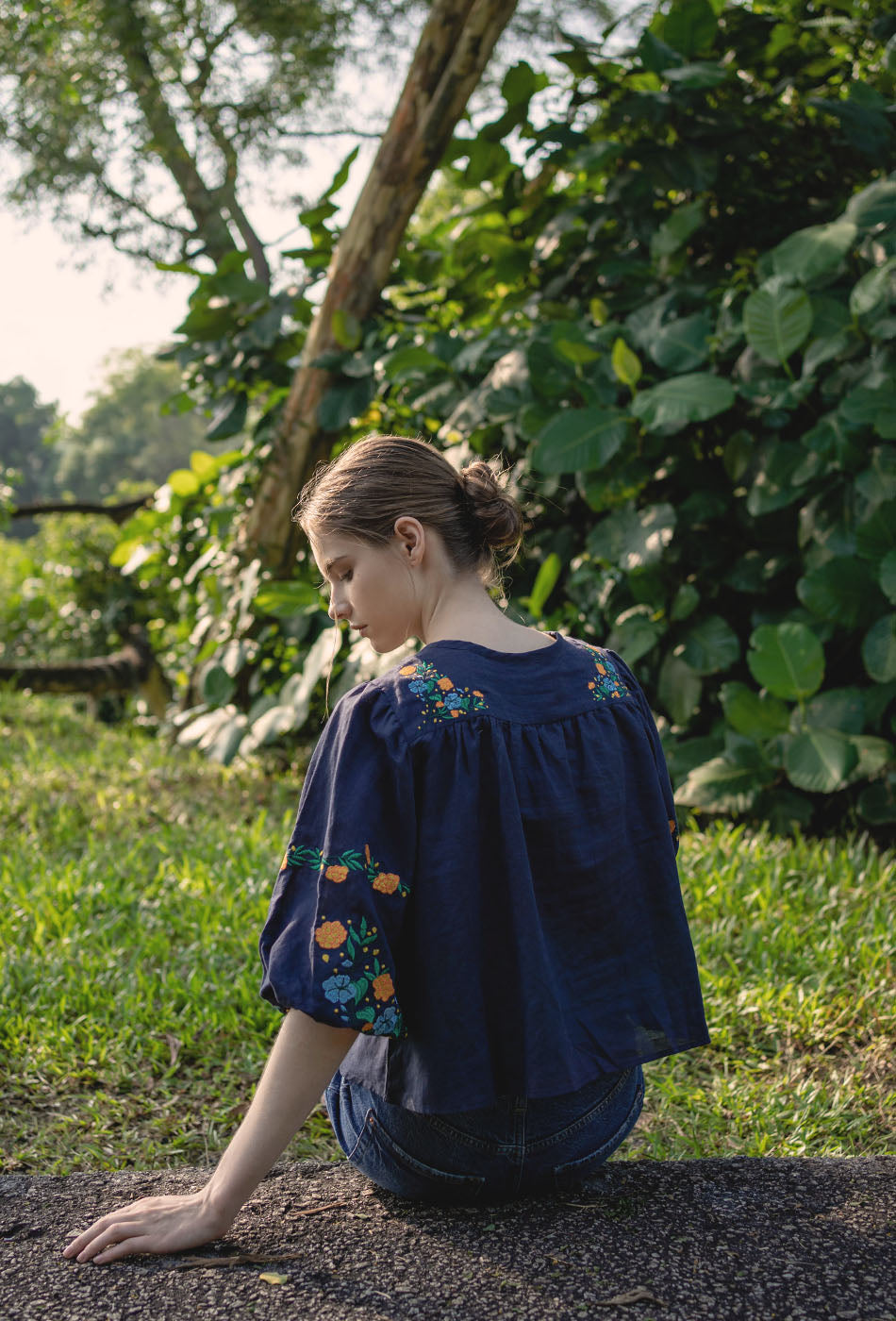 Garden Sweetheart Embroidered Linen Top in Midnight