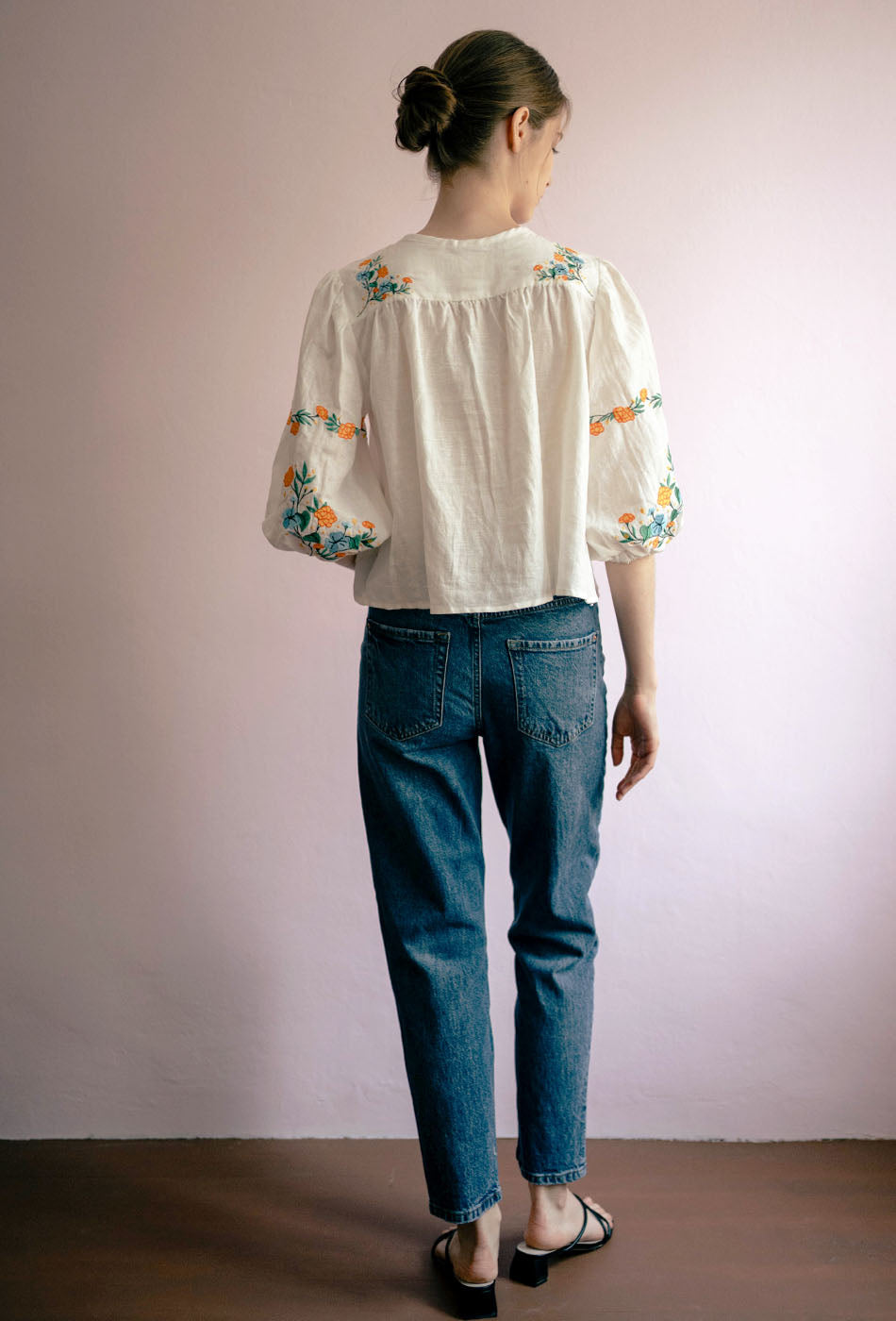 Garden Sweetheart Embroidered Linen Top in Pearl