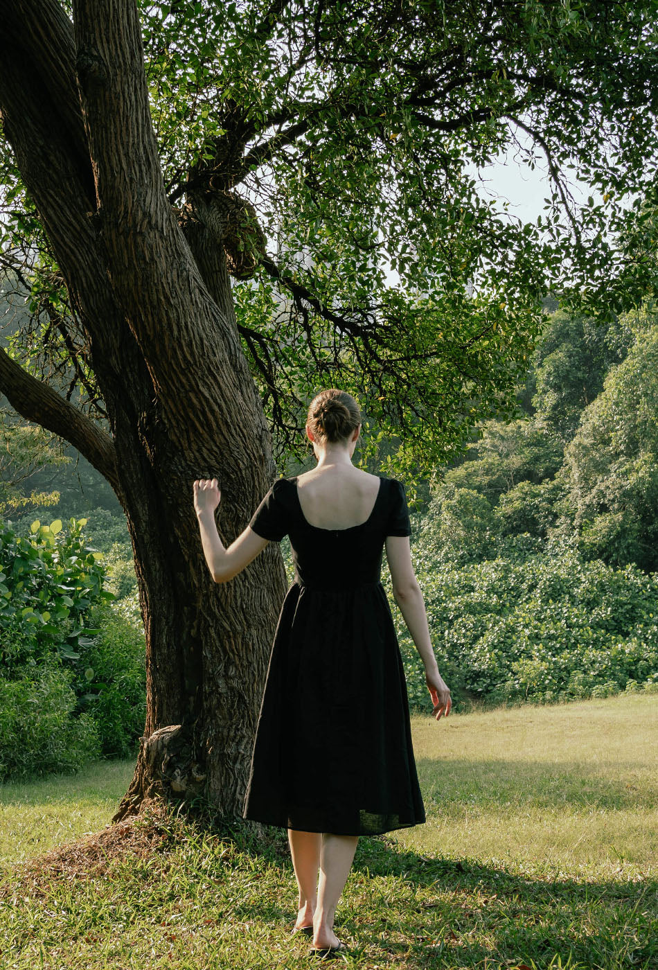Moon River Linen Dress in Black Lili & Do Moon River Linen Dress in Black Lili & Do