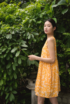 
                  
                    Sunshine Beam Cotton Cheongsam in Orange Petals
                  
                