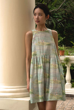 
                  
                    Sunshine Beam Cotton Cheongsam in Wild in Green
                  
                