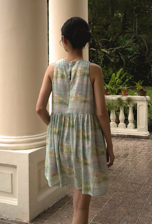 
                  
                    Sunshine Beam Cotton Cheongsam in Wild in Green
                  
                