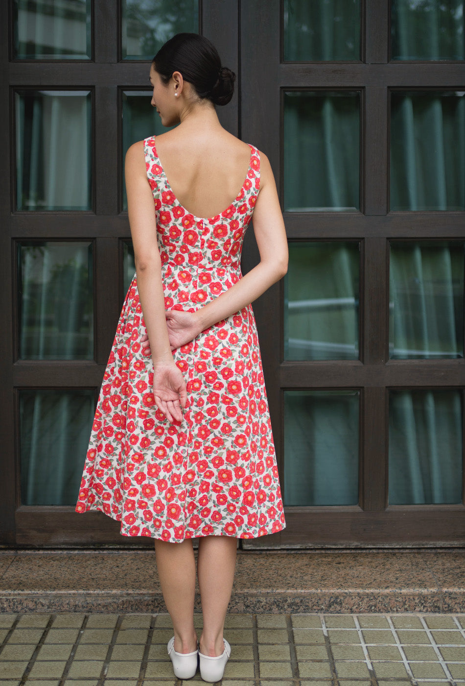 The Classic Scoop Cotton Dress in Camellia Belle