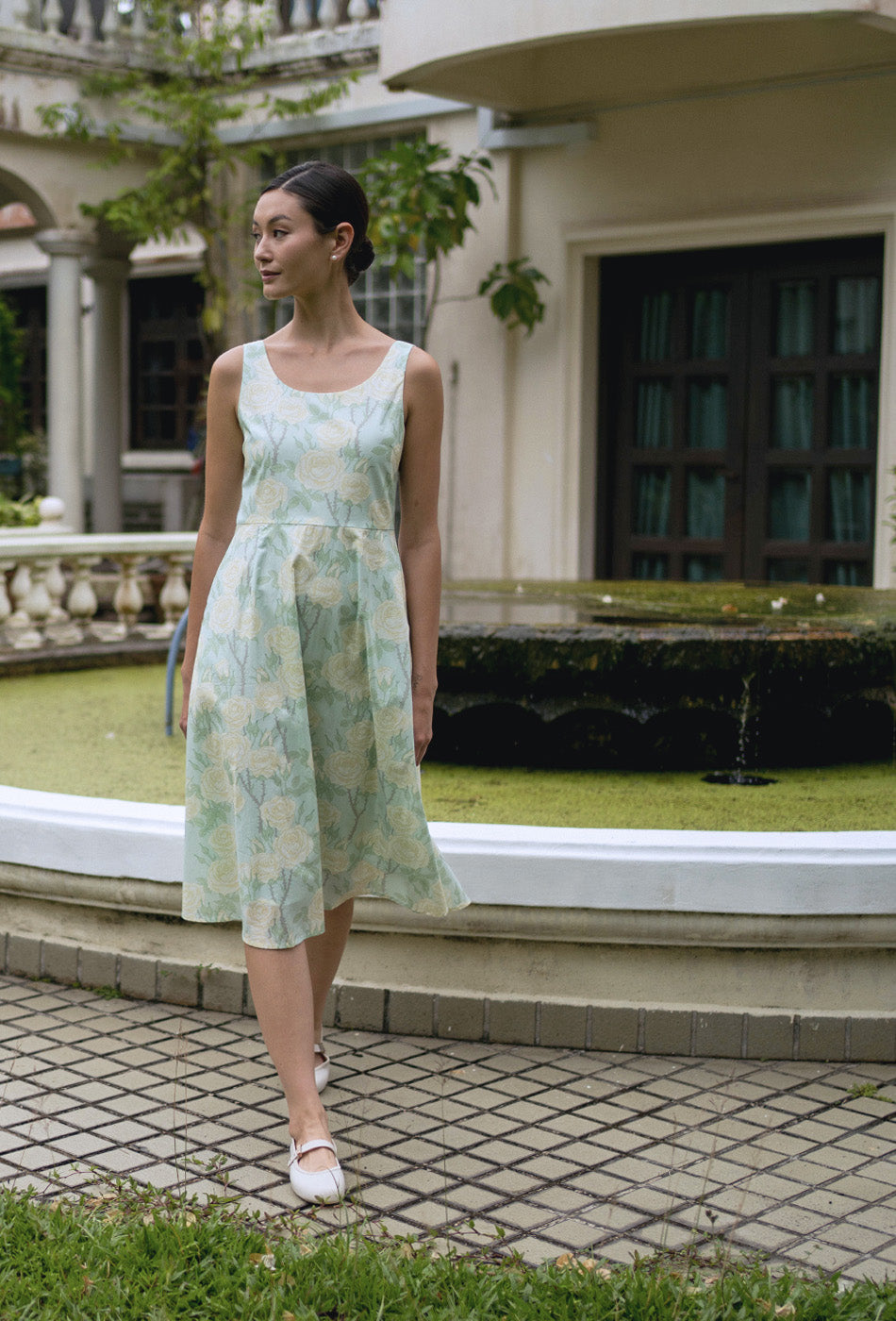 The Classic Scoop Cotton Dress in Minted Rose