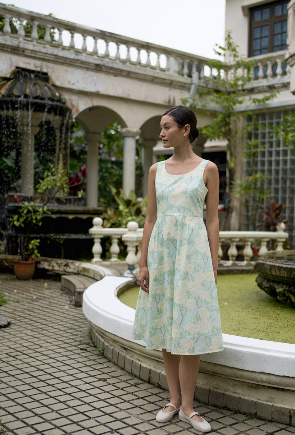 The Classic Scoop Cotton Dress in Minted Rose