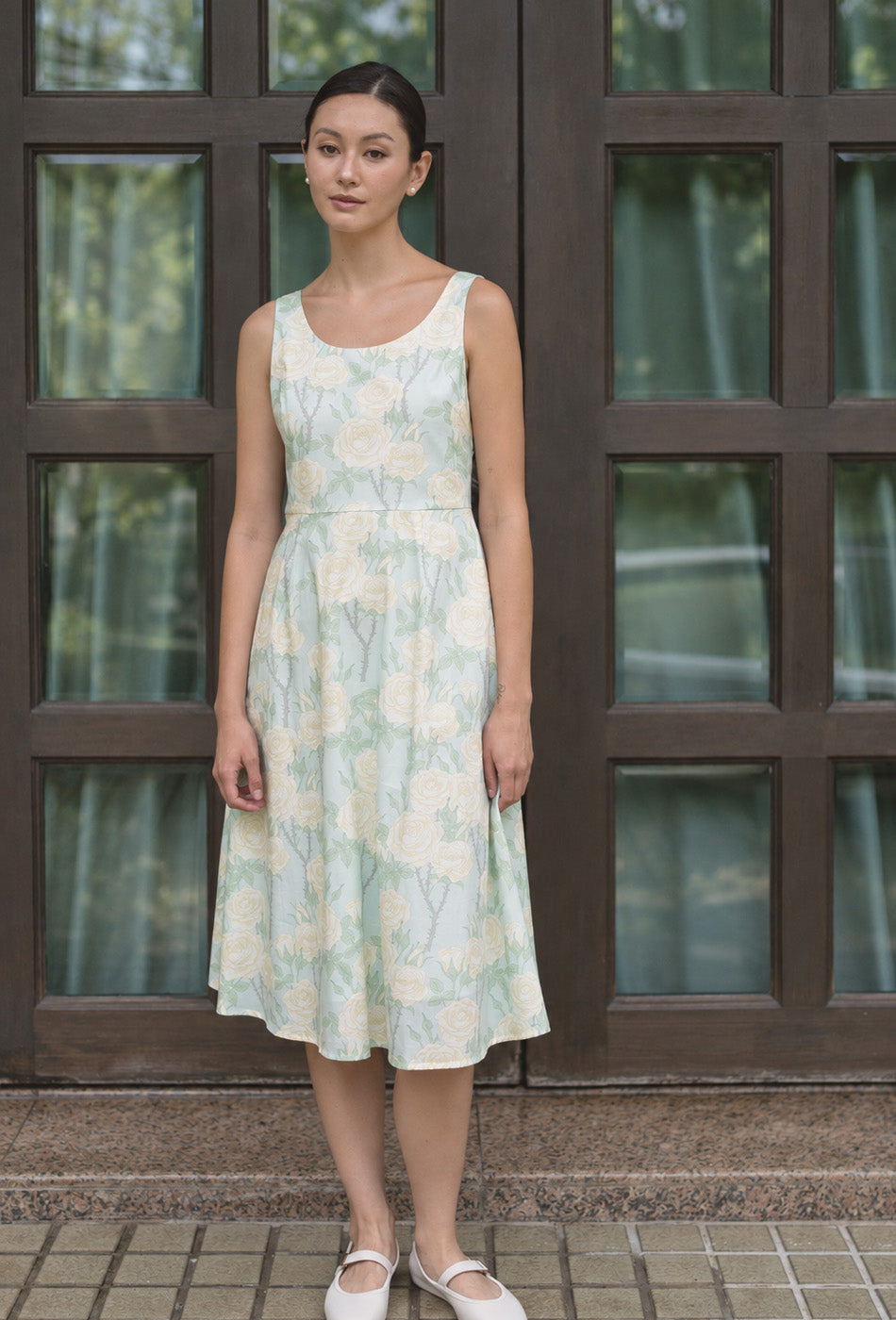 The Classic Scoop Cotton Dress in Minted Rose