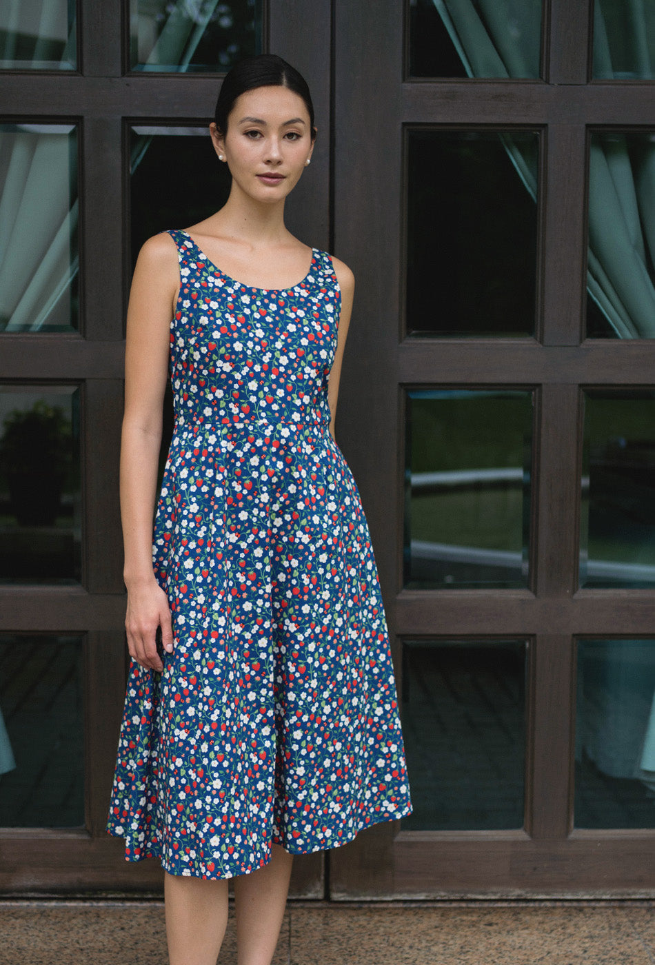The Classic Scoop Cotton Dress in Strawberry Field