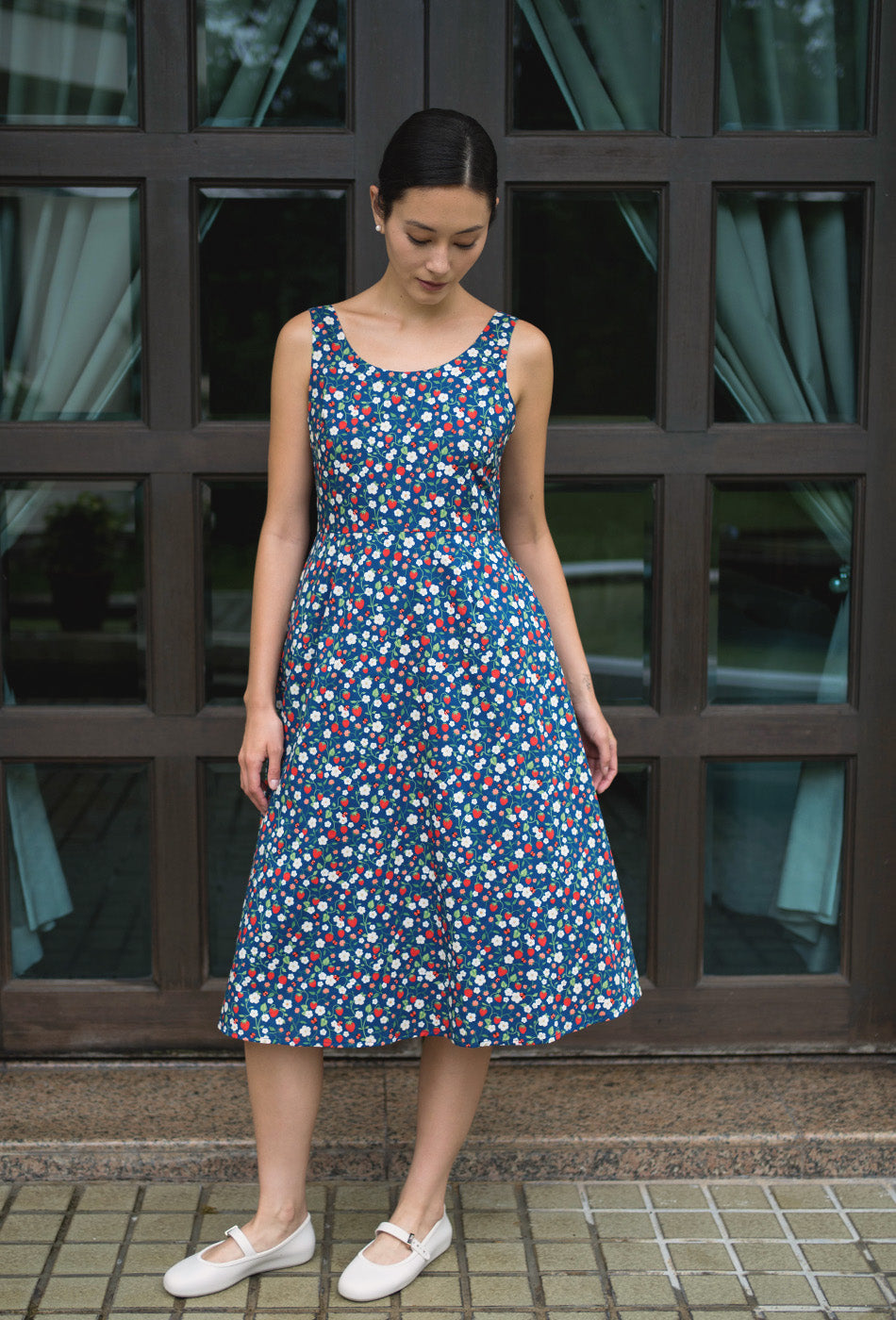 The Classic Scoop Cotton Dress in Strawberry Field