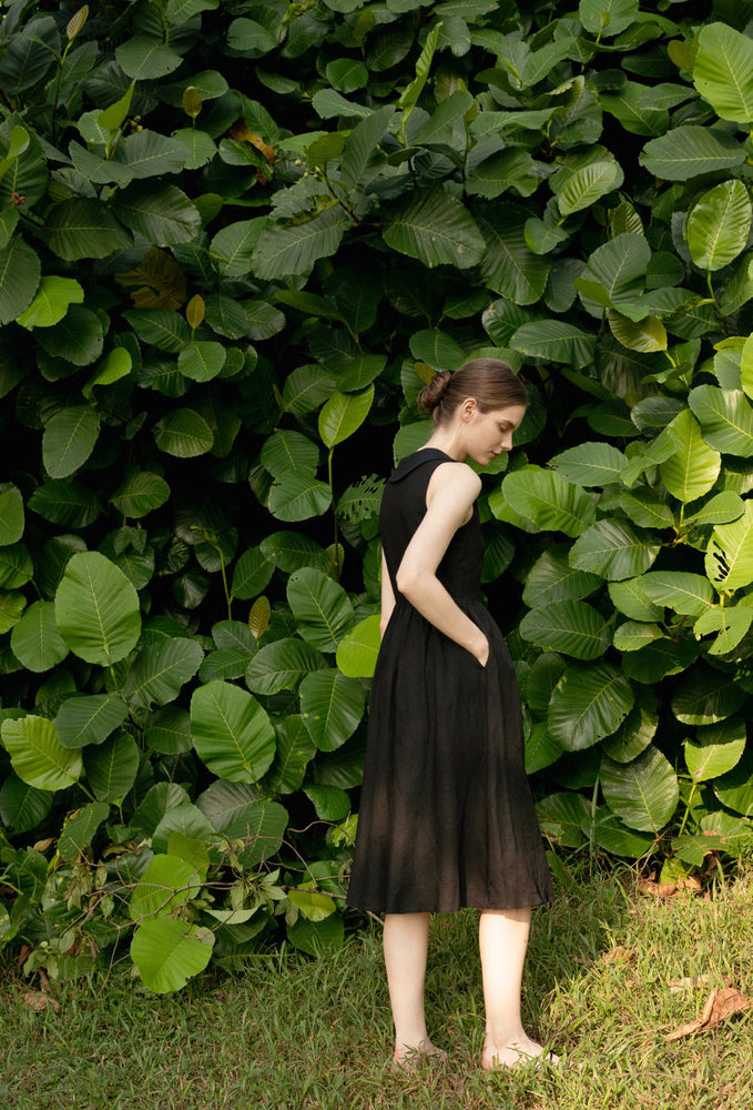 
                  
                    Vintage Sunshine Linen Dress in Black
                  
                