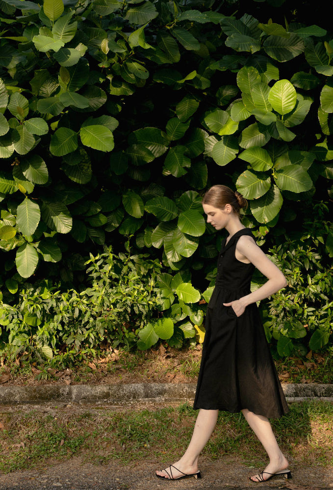 
                  
                    Vintage Sunshine Linen Dress in Black
                  
                