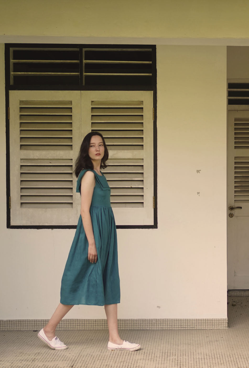 Grandma's Garden Linen Dress in Dark Cyan