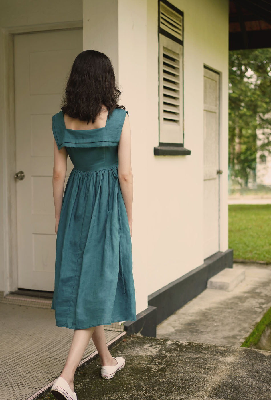 Grandma's Garden Linen Dress in Dark Cyan