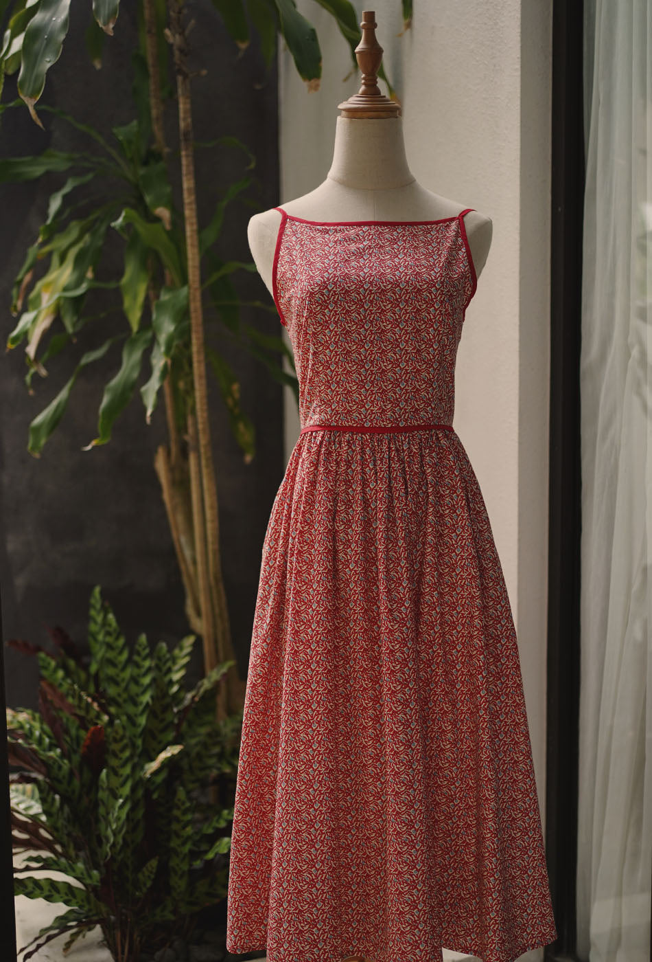 Seems Like Old Times Cotton Dress in Red Bloom